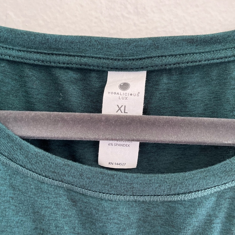NWOT- Dark Green- Yoga Crop Tank Top- Size XL- Yogalicious Lux